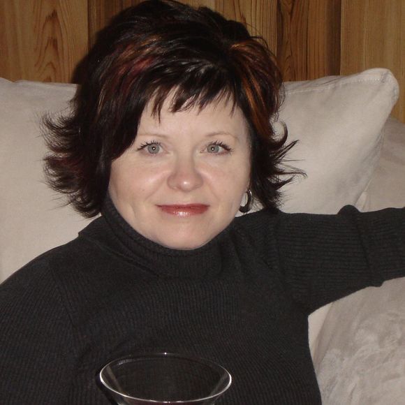 Meet your Posher, Jeannette - Picture 1 of 1